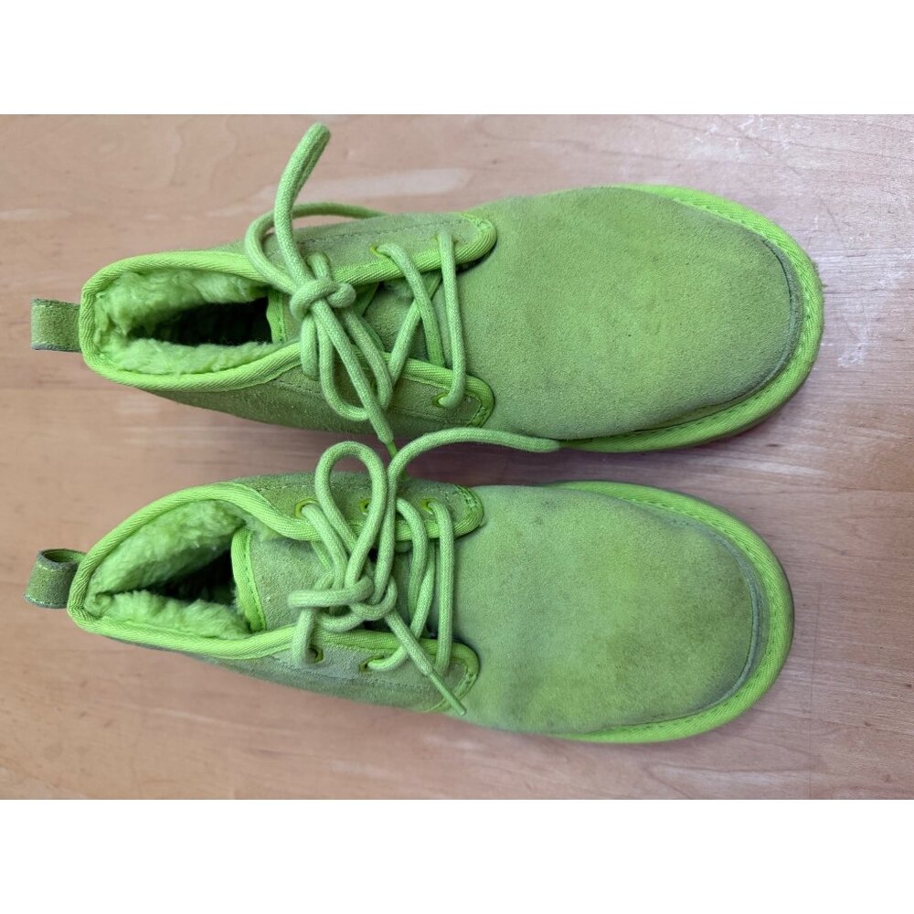 UGG Neumel boots in a Key Lime suede color women's 7